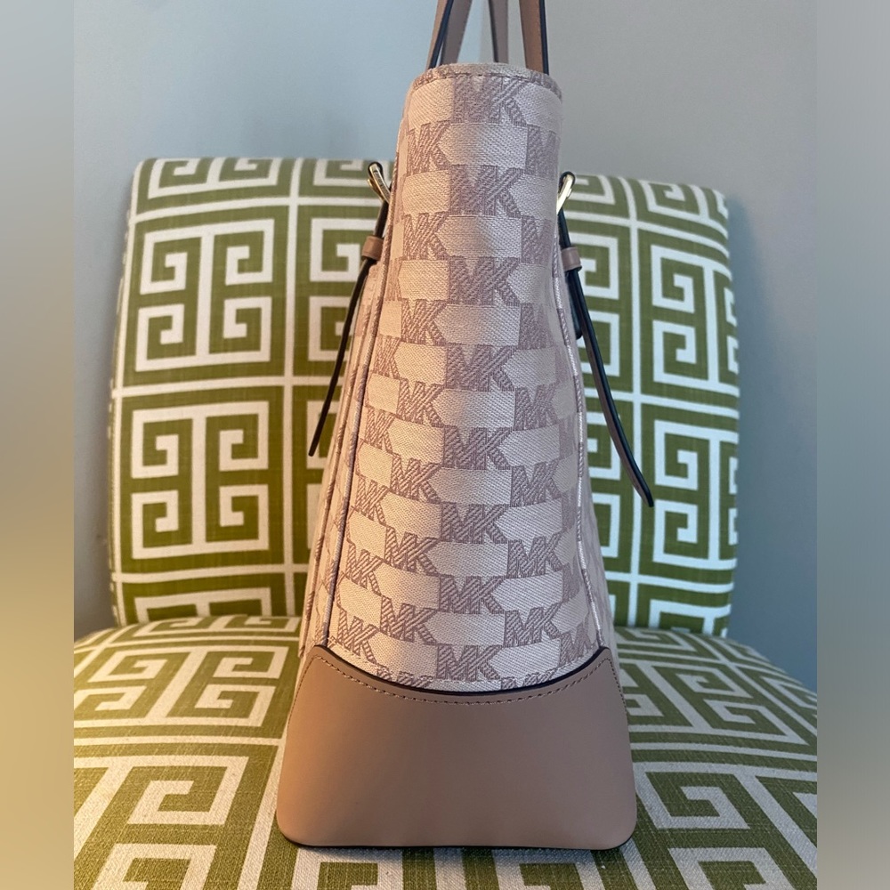 NWT! Michael Kors Aria Blush Large Signature Tote Bag - Picture 7 of 14